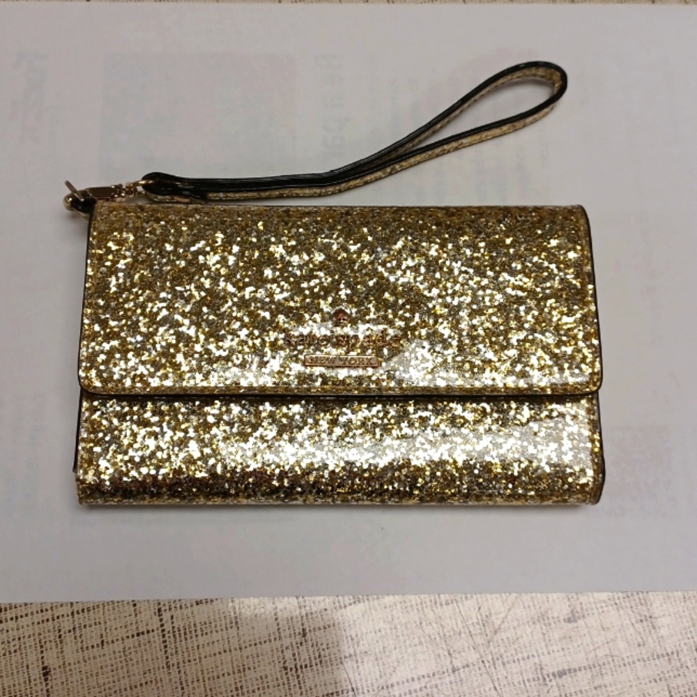 COPY - Kate Spade wristlet